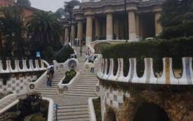 Zdjęcie w parku Guell, widać schody