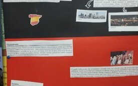 Plakat z napisem Hiszpania i tradycjami hiszpańskimi