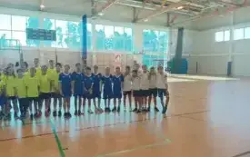 Zawodnicy z Marcinem Gortatem