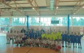 Zawodnicy z Marcinem Gortatem