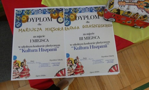 Dwa dyplomy za udział w konkursie
